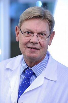 Doctor Arthritis Specialist Tobias Übellacker
